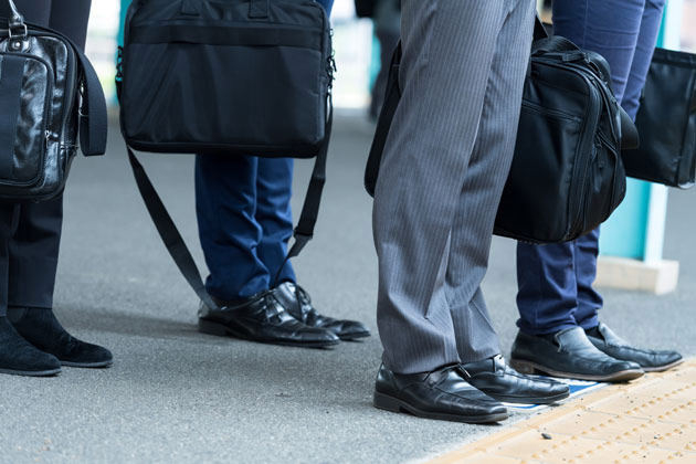 加害者|交通事故お詫びの品は菓子折り?謝罪訪問マナー、服装、電話、お見舞いetc 4 交通事故の謝罪①訪問|菓子折り・服装・タイミング