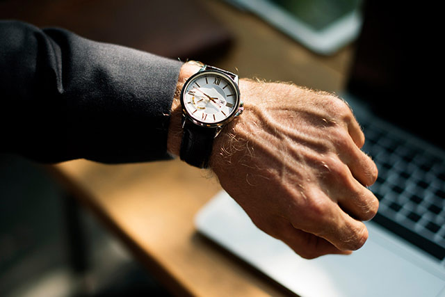 最強の交通事故の示談交渉術を大公開!交渉期間や弁護士費用の相場は? 2 交通事故~示談交渉の流れと期間