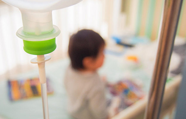 交通事故で子供が入院…慰謝料の相場はいくら?付添い費用は請求可能? 2 子供の入院慰謝料の計算方法は大人と同じ!?それとも違う!?