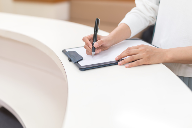 知らなきゃ損①交通事故による腰椎捻挫の治療に対する慰謝料や治療費は？