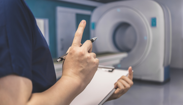 ストレートネック|事故との因果関係・むちうちとの違い・後遺症の認定 2 ストレートネックの後遺症|治療や回復に向けたリハビリの大切なポイント