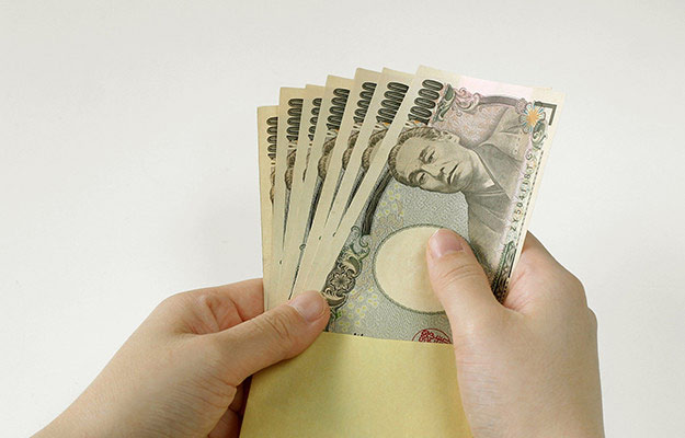 人身事故でないと自賠責保険からの補償を受けられない!?人身への切り替え方法とは… 2 自賠責保険からの補償は人身事故でしか受け取れない!?人身事故で受け取れる補償内容とは…