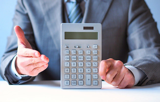 自動車での人身事故を弁護士に無料相談できる!?そのメリットやタイミングを知ろう! 2 人身事故を相談する場合の弁護士費用は!?無料相談もできるってホント?